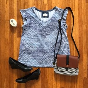 Cupio ruffle sleeve knit top size medium